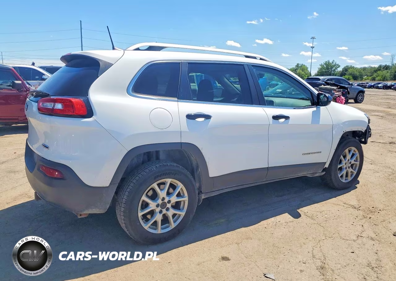 2017 Jeep Cherokee Latitude VIN:1C4PJMCB7HW602662 - 3