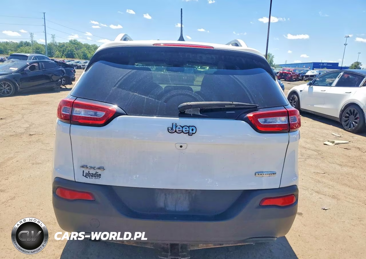 2017 Jeep Cherokee Latitude VIN:1C4PJMCB7HW602662 - 6