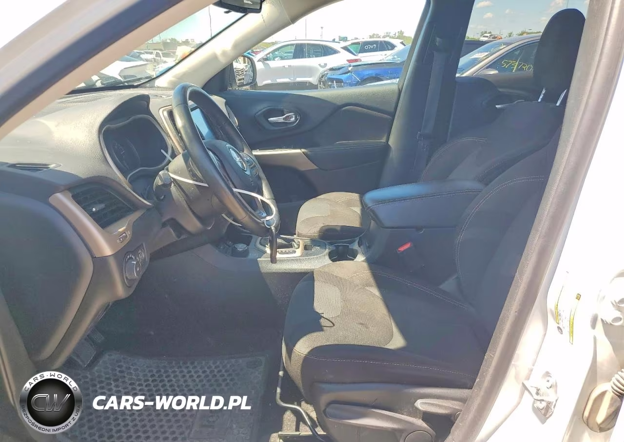2017 Jeep Cherokee Latitude VIN:1C4PJMCB7HW602662 - 7