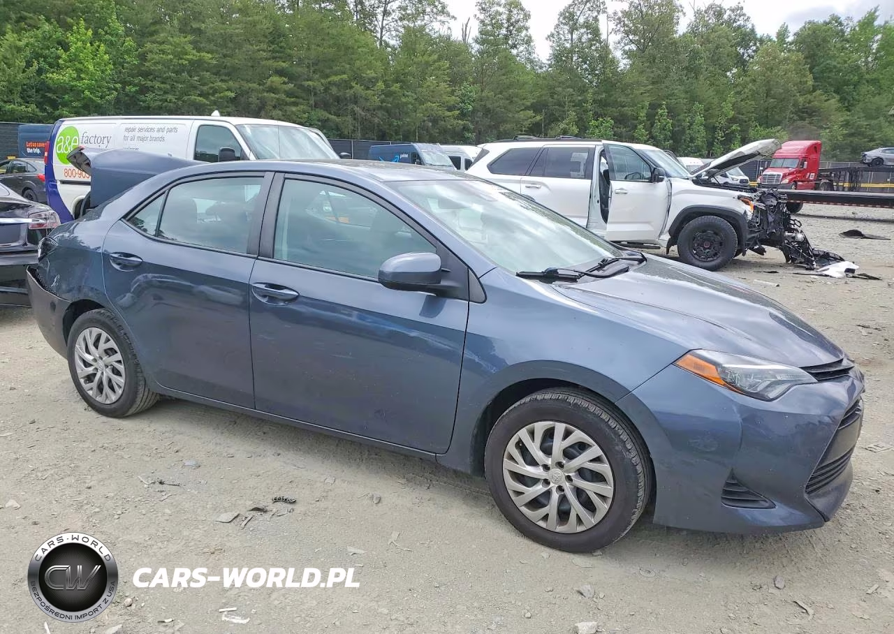 2019 Toyota Corolla Le VIN:2T1BURHE5KC192297 - 4