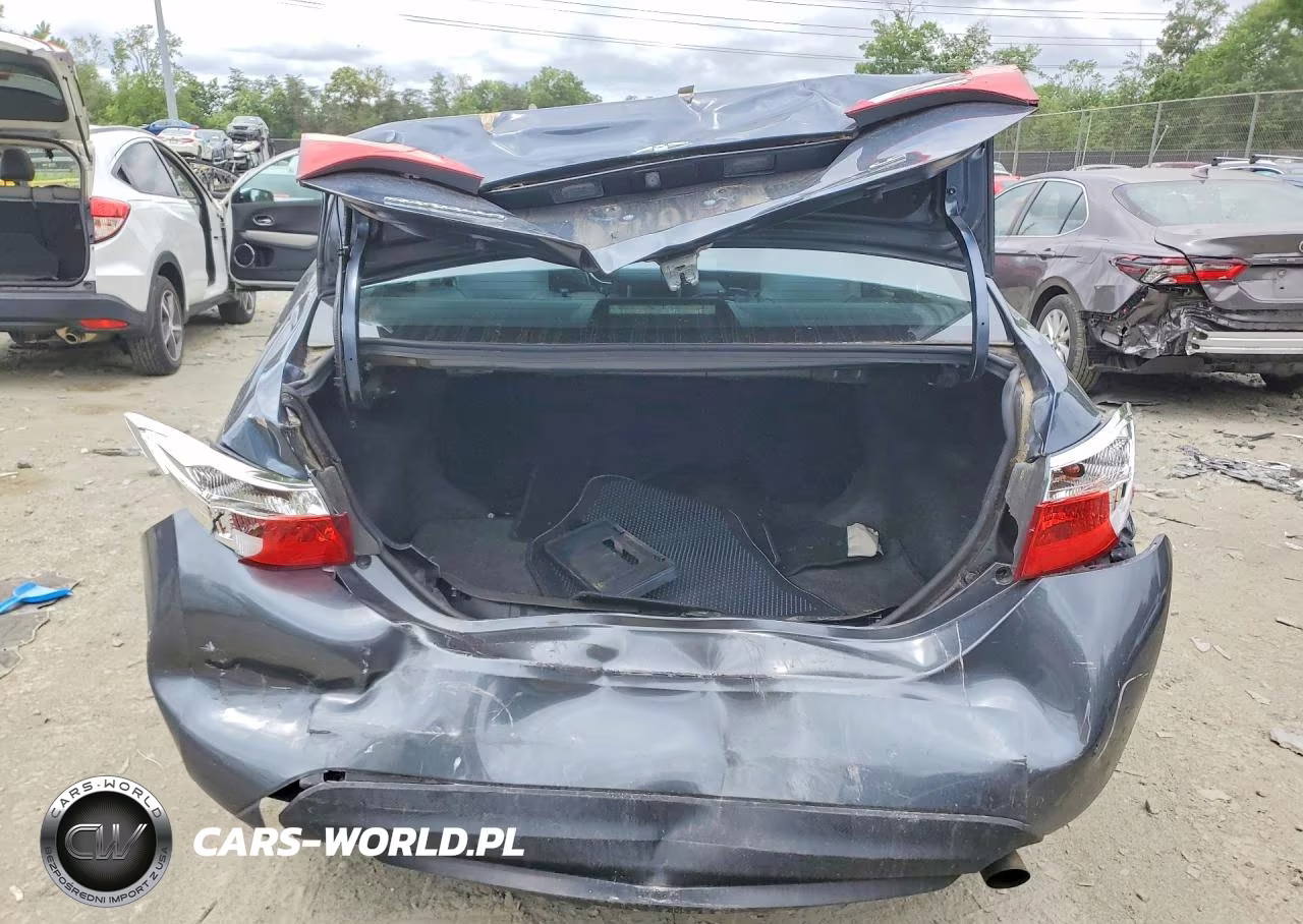 2019 Toyota Corolla Le VIN:2T1BURHE5KC192297 - 6
