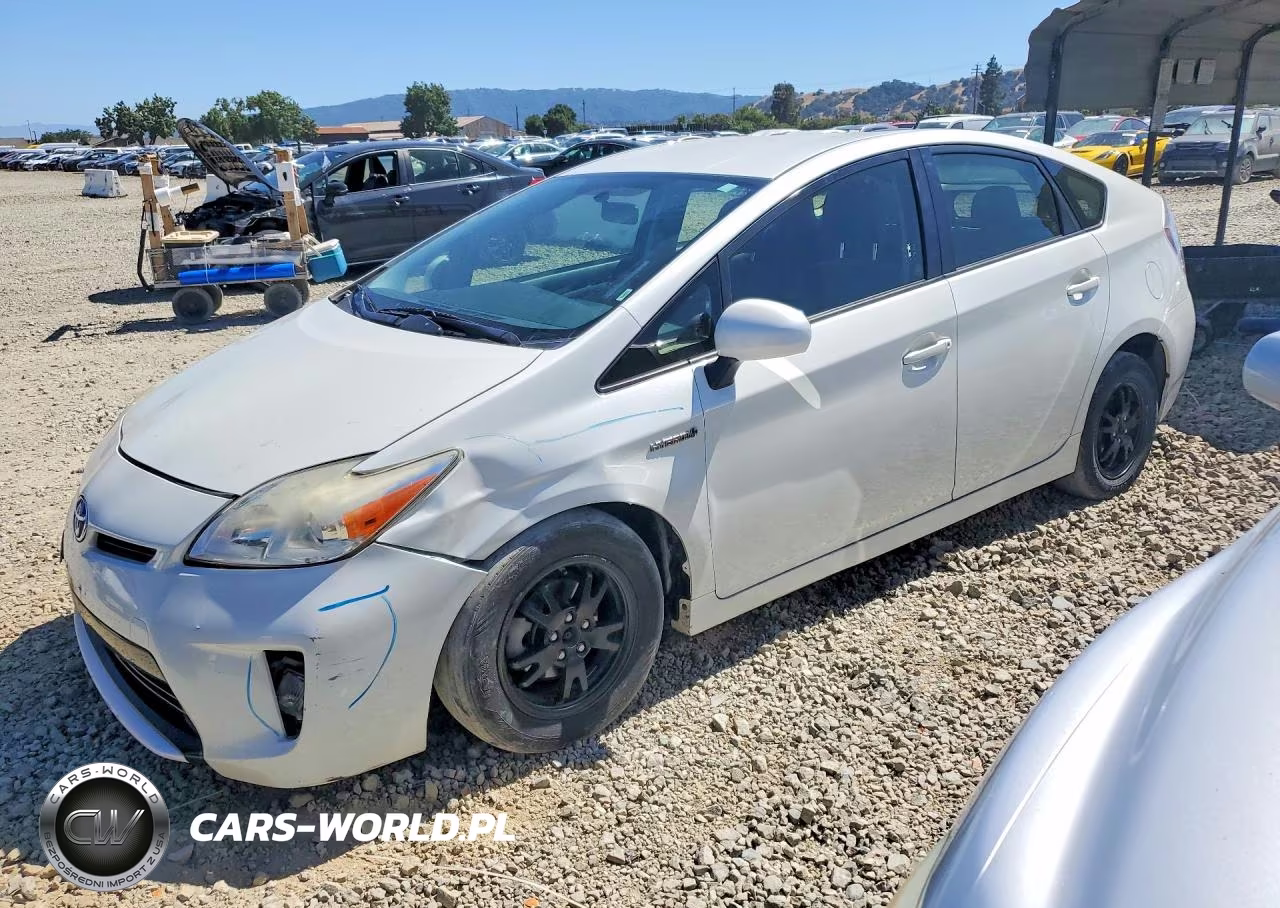 2015 Toyota Prius Two – zdjęcie 1 z 12