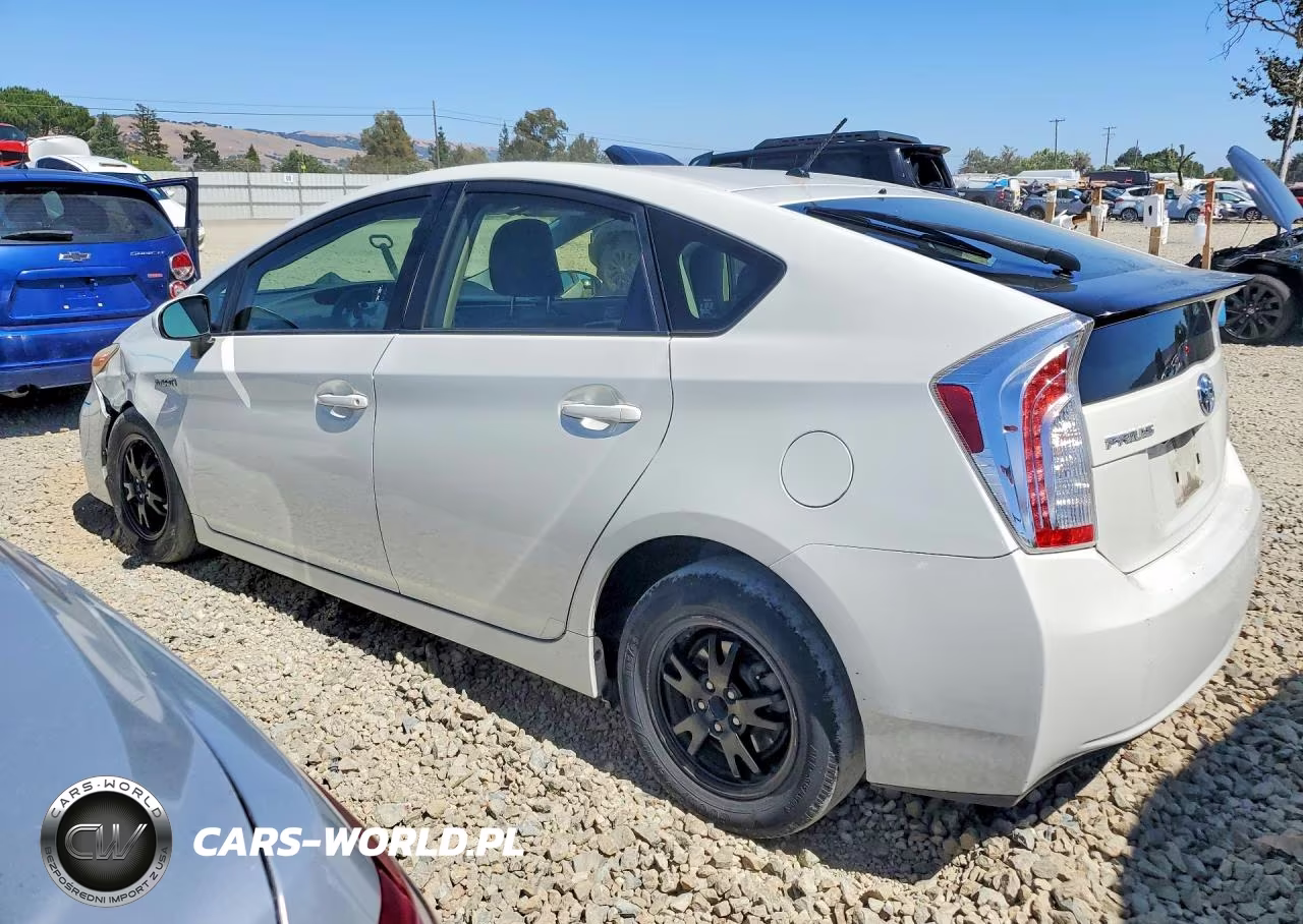 2015 Toyota Prius Two VIN:JTDKN3DUXF0482557 - 2