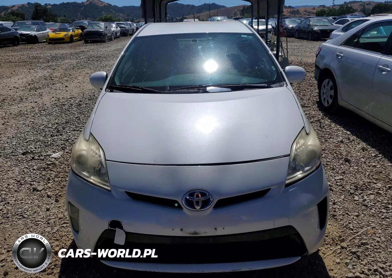2015 Toyota Prius Two VIN:JTDKN3DUXF0482557 - 5