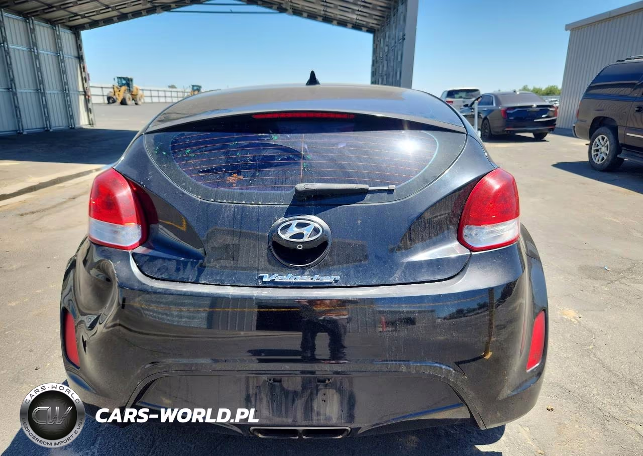 2017 Hyundai Veloster Value Edition VIN:KMHTC6AD1HU324647 - 6