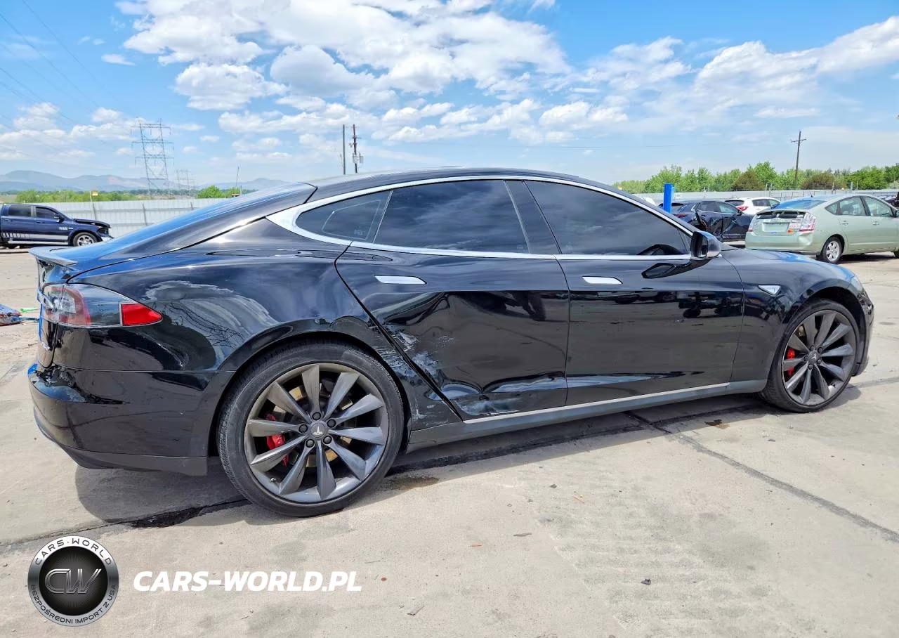 2014 Tesla Model S VIN:5YJSA1H27EFP68178 - 3