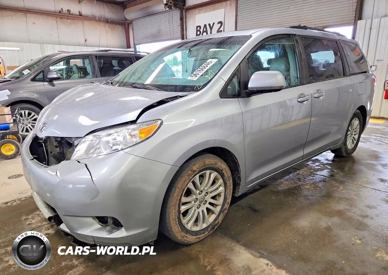 2011 Toyota Sienna Xle 8-Passenger