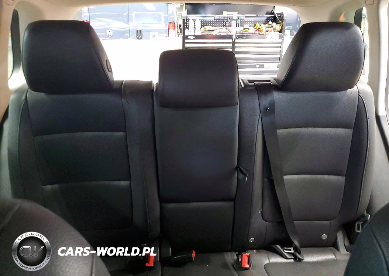 2017 Volkswagen Tiguan S VIN:WVGBV7AX2HK013102 - 10