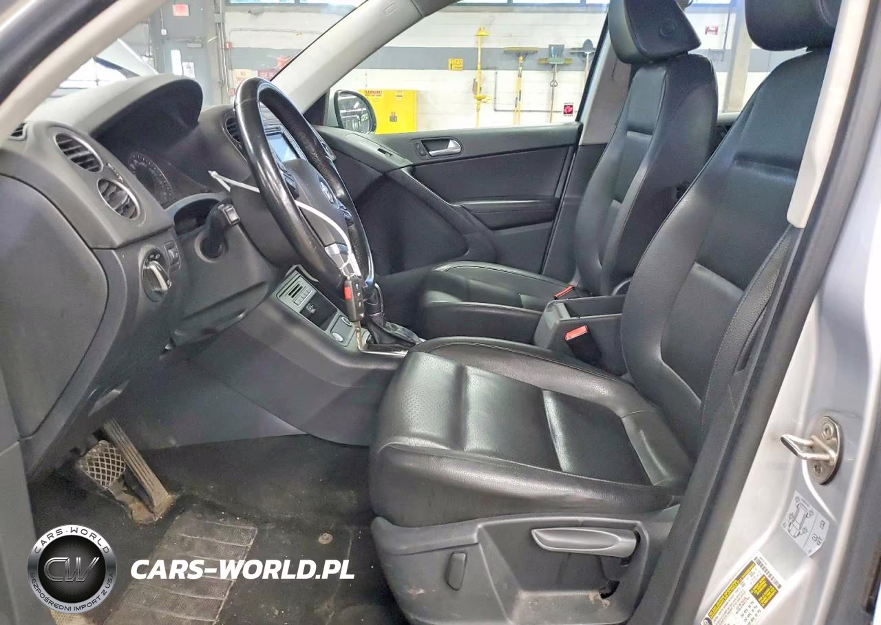 2017 Volkswagen Tiguan S VIN:WVGBV7AX2HK013102 - 7