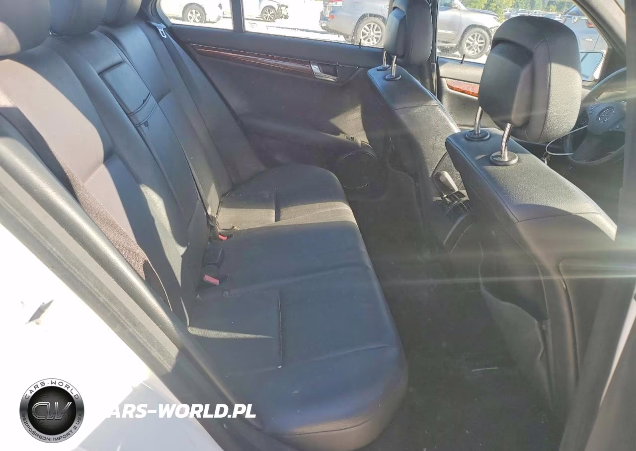 2010 Mercedes-Benz C 300 VIN:WDDGF5EB0AR107444 - 10