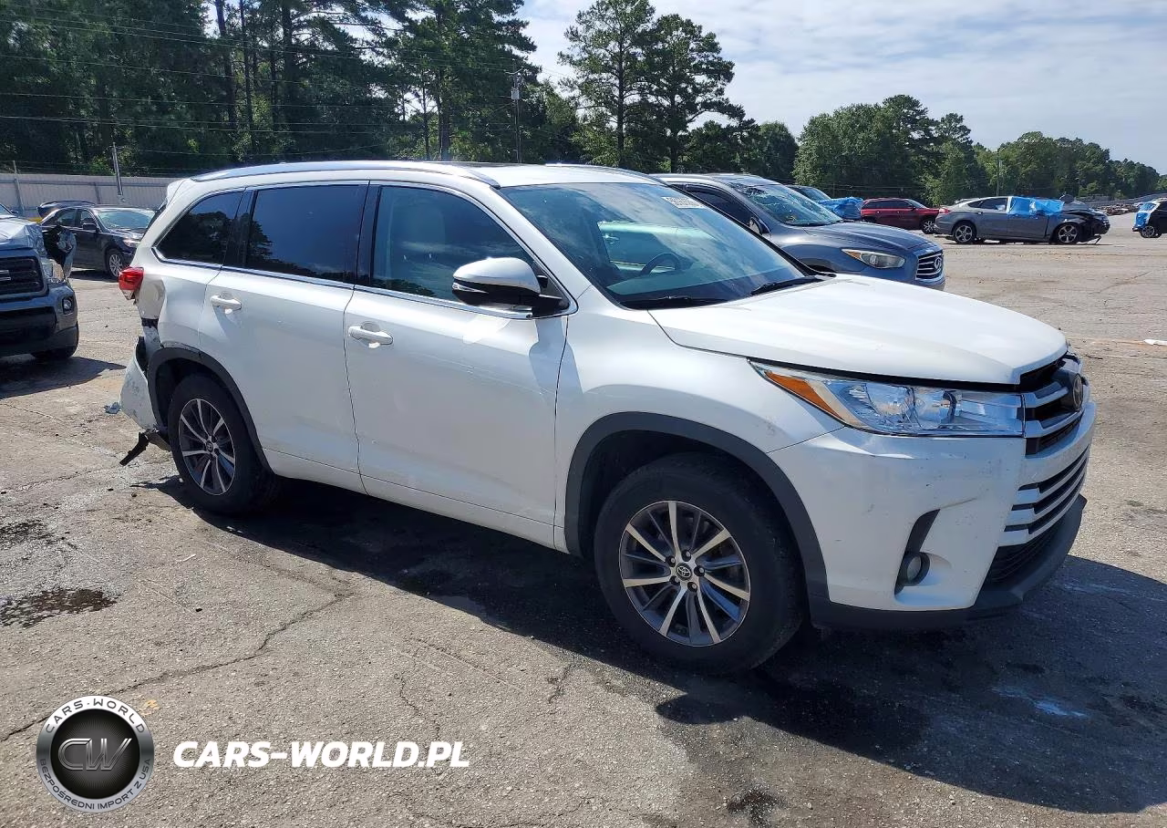 2017 Toyota Highlander Xle VIN:5TDKZRFH6HS515397 - 4