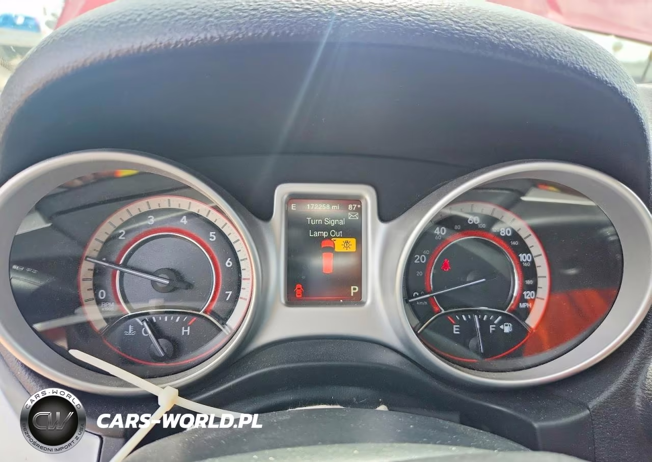 2018 Dodge Journey Se VIN:3C4PDCABXJT385897 - 9