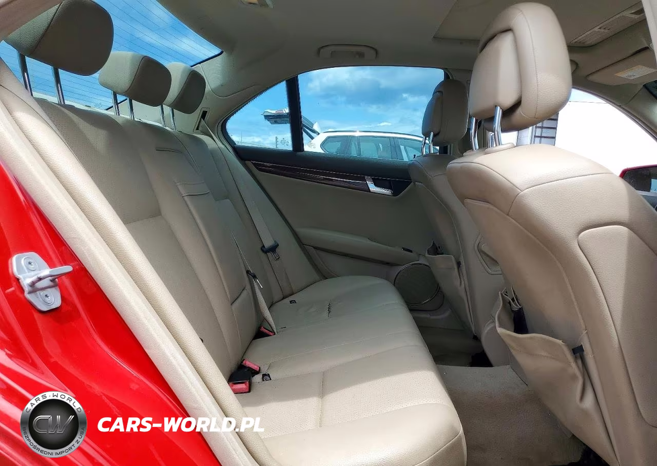 2011 Mercedes-Benz C 300 VIN:WDDGF5EB8BA510104 - 10