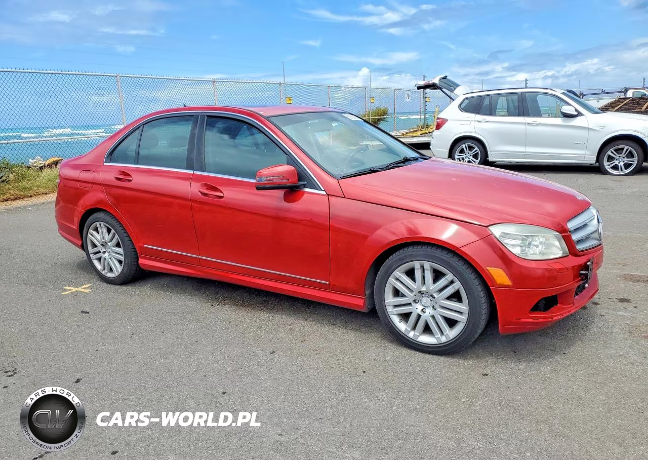 2011 Mercedes-Benz C 300 VIN:WDDGF5EB8BA510104 - 4