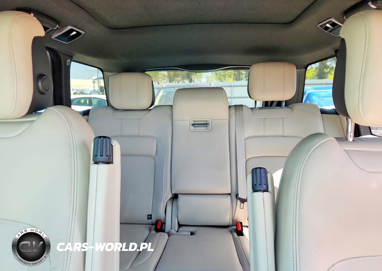 2019 Land Rover Range Rover VIN:SALGR2RV9KA546025 - 10