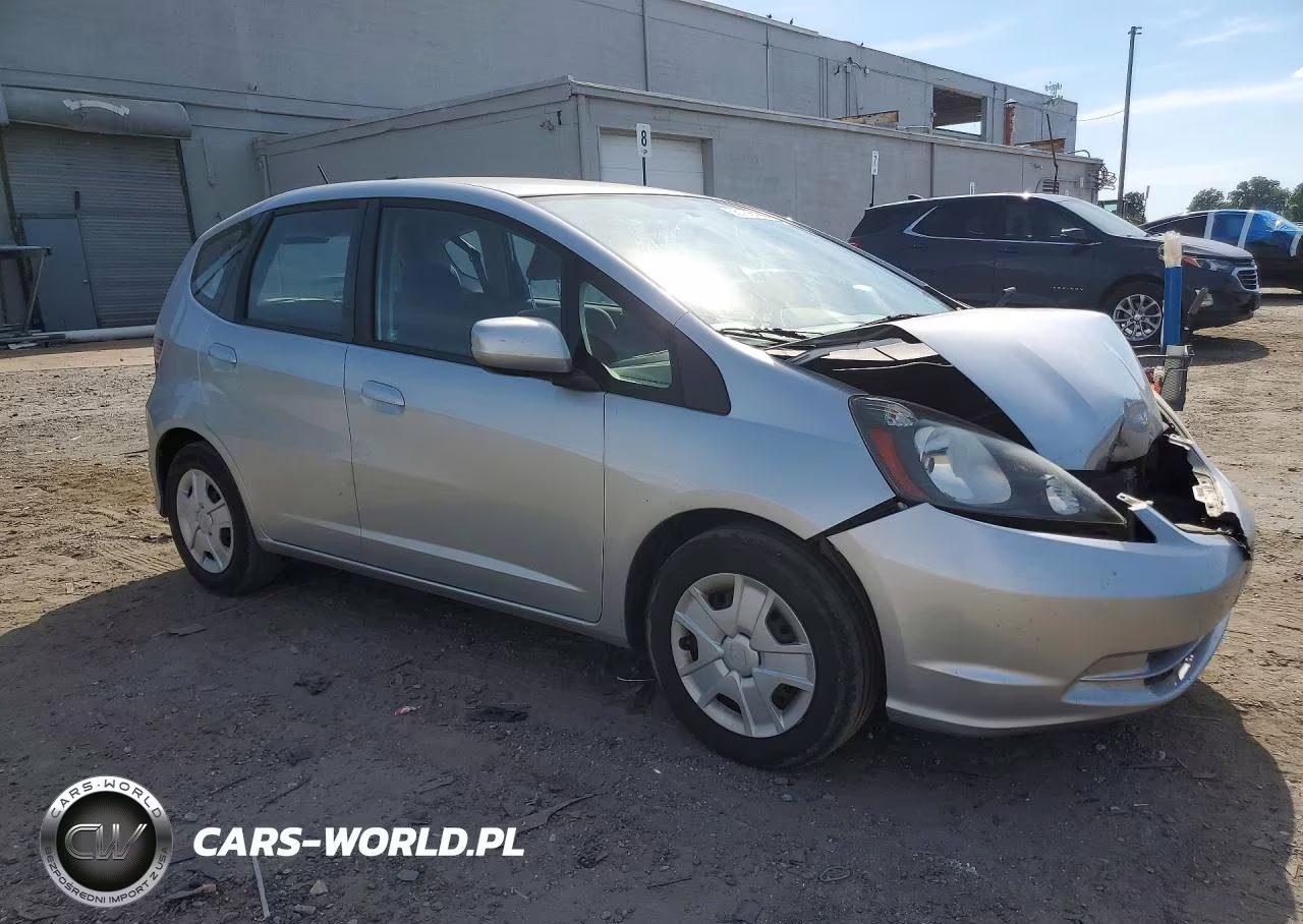 2012 Honda Fit VIN:JHMGE8H38CC039403 - 4