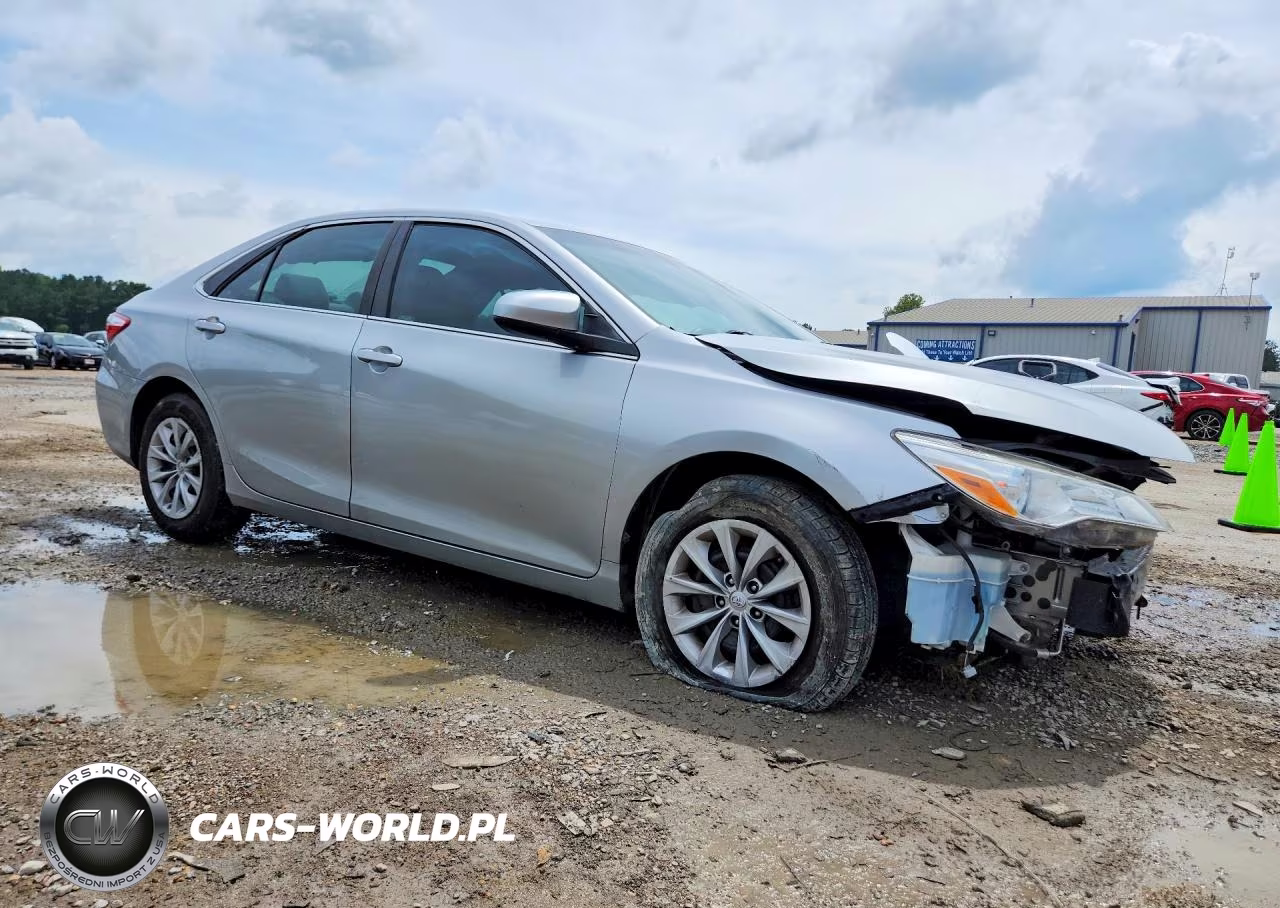 2017 Toyota Camry Le VIN:4T1BF1FK4HU698747 - 4
