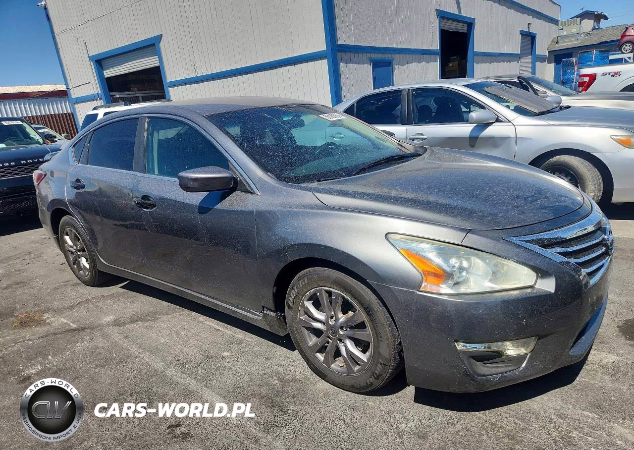 2015 Nissan Altima 2.5 S VIN:1N4AL3AP8FC477426 - 4