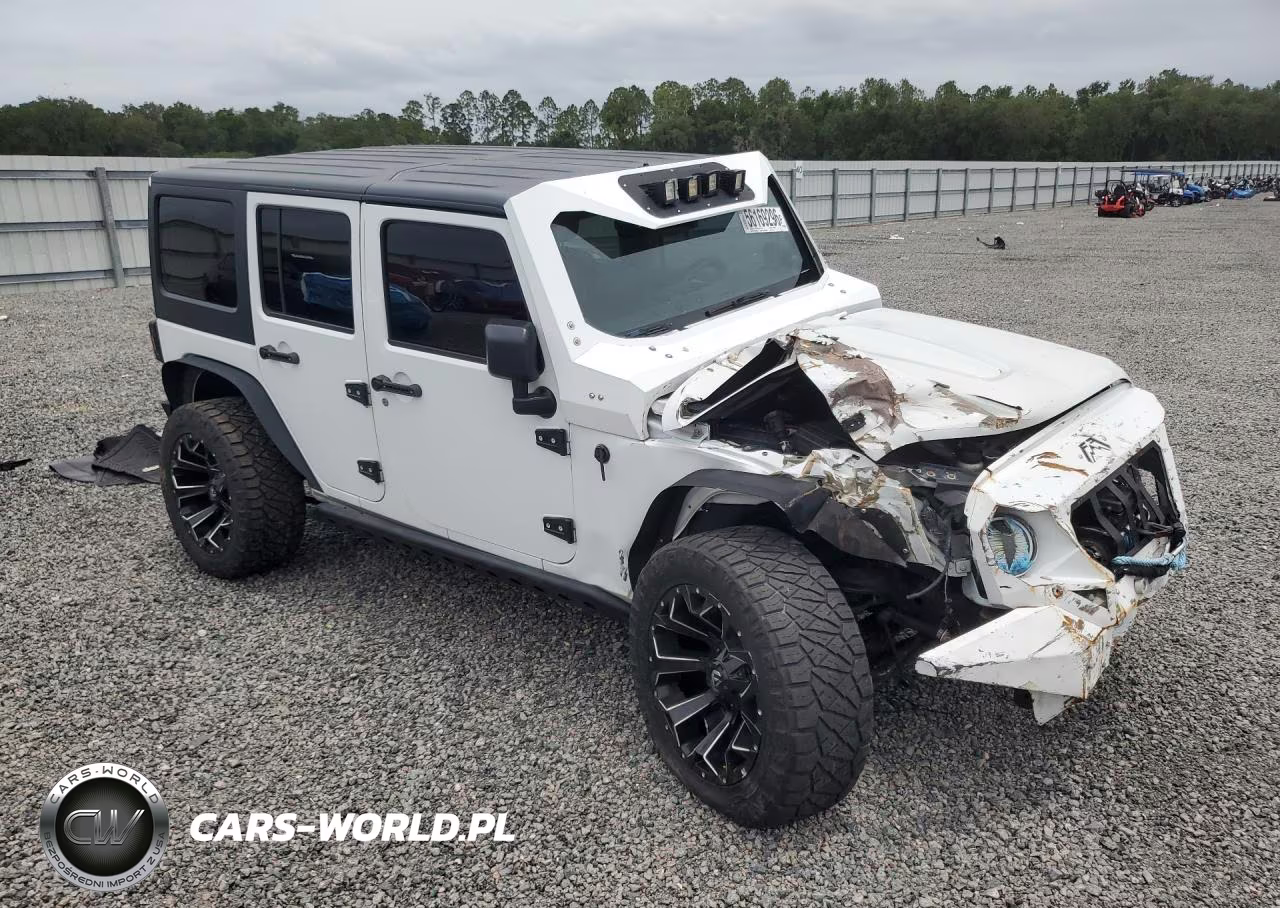 2014 Jeep Wrangler Unlimited Sport VIN:1C4BJWDG6EL312166 - 4