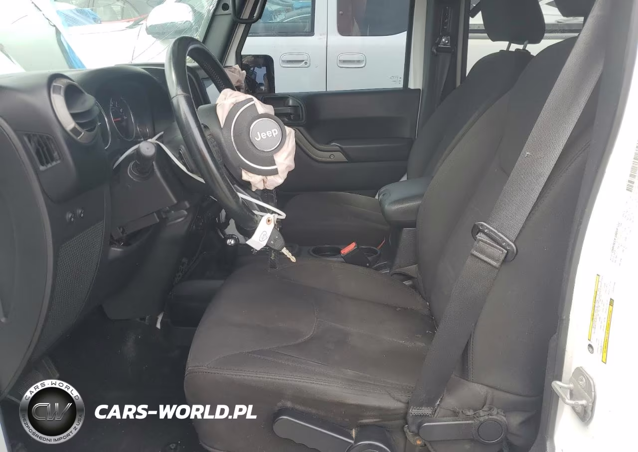 2014 Jeep Wrangler Unlimited Sport VIN:1C4BJWDG6EL312166 - 7