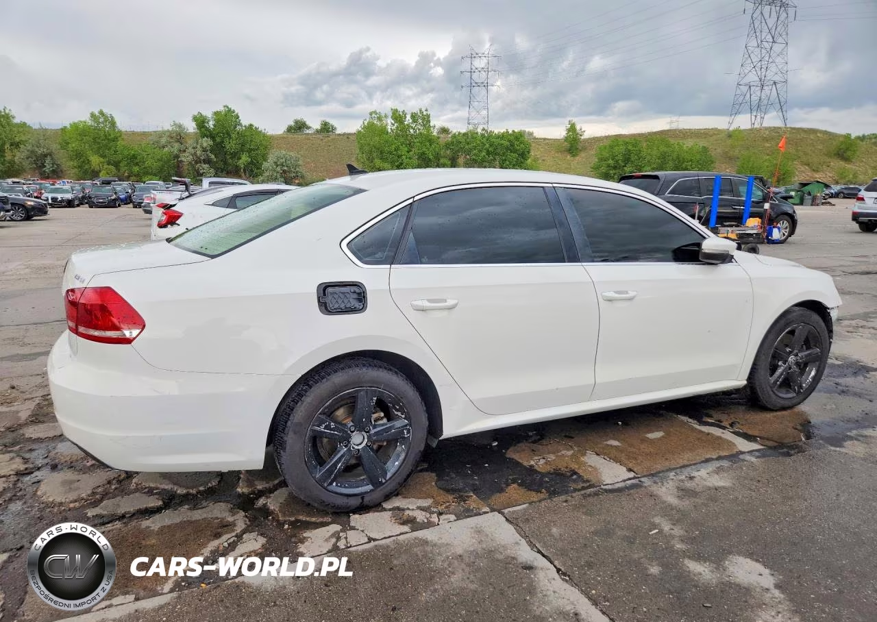 2014 Volkswagen Passat Se VIN:1VWBT7A3XEC053874 - 3