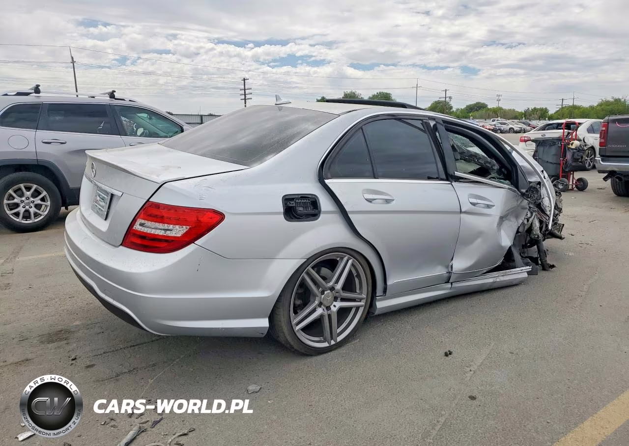 2012 Mercedes-Benz C 250 VIN:WDDGF4HB0CR220612 - 3