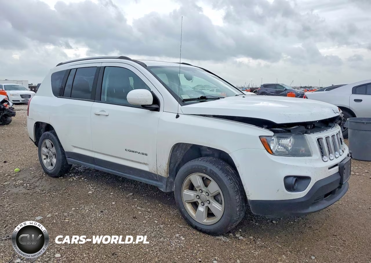 2017 Jeep Compass Latitude VIN:1C4NJCEA5HD151524 - 4
