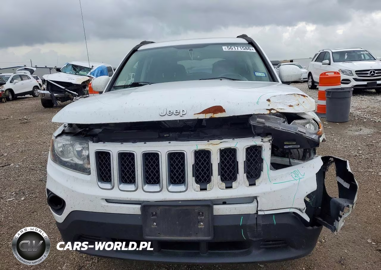 2017 Jeep Compass Latitude VIN:1C4NJCEA5HD151524 - 5