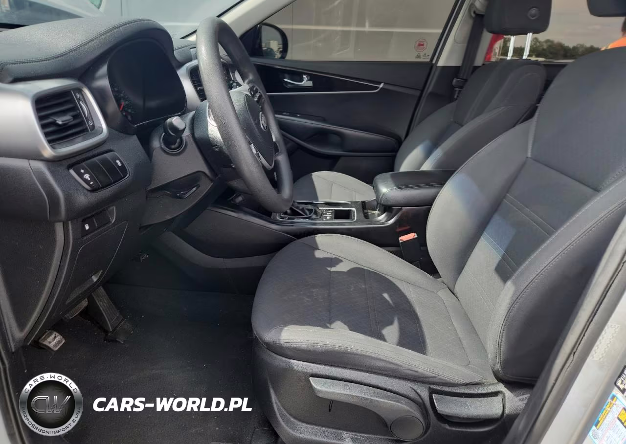 2020 Kia Sorento S VIN:5XYPGDA55LG612091 - 7