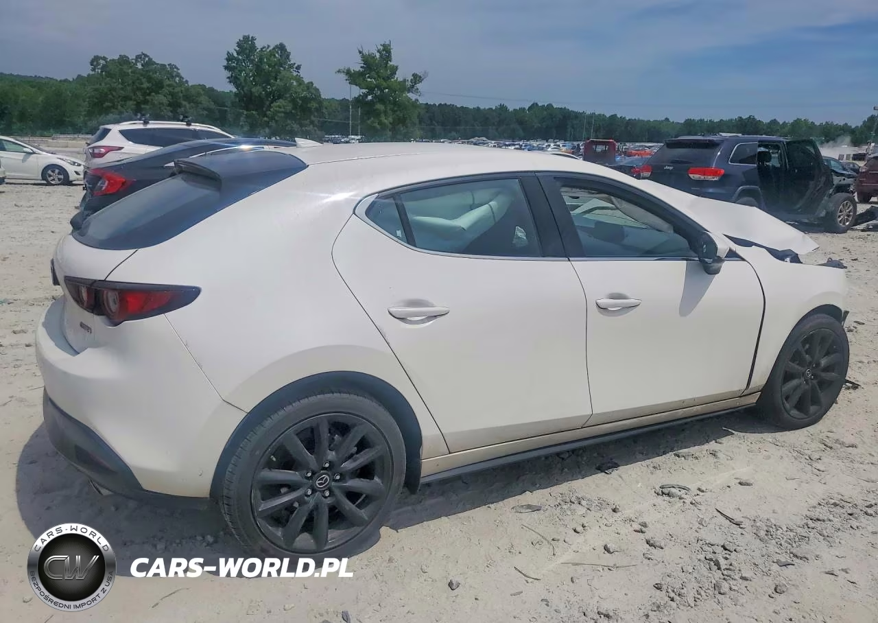 2022 Mazda 3 Premium VIN:JM1BPBML7N1506611 - 3