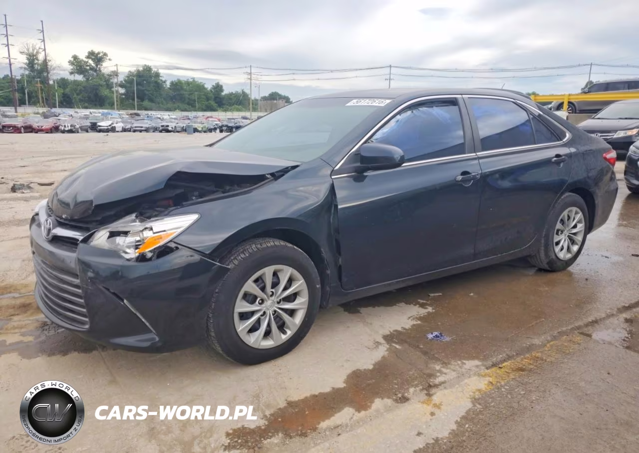 2015 Toyota Camry Le – zdjęcie 1 z 12