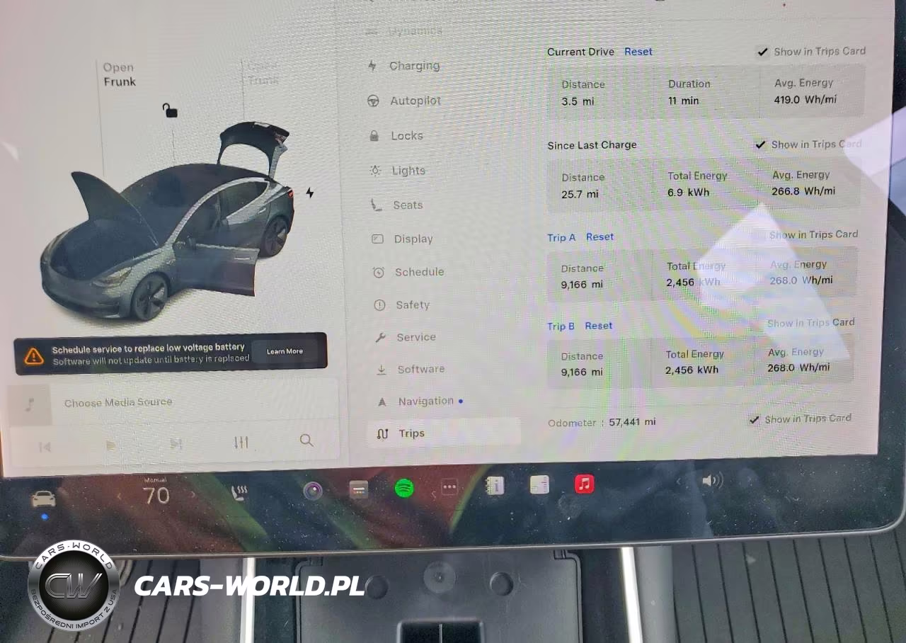 2019 Tesla Model 3 VIN:5YJ3E1EB6KF453199 - 9