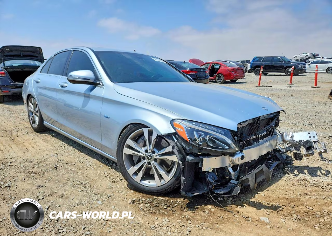 2018 Mercedes-Benz C 350E VIN:55SWF4HB3JU256138 - 4