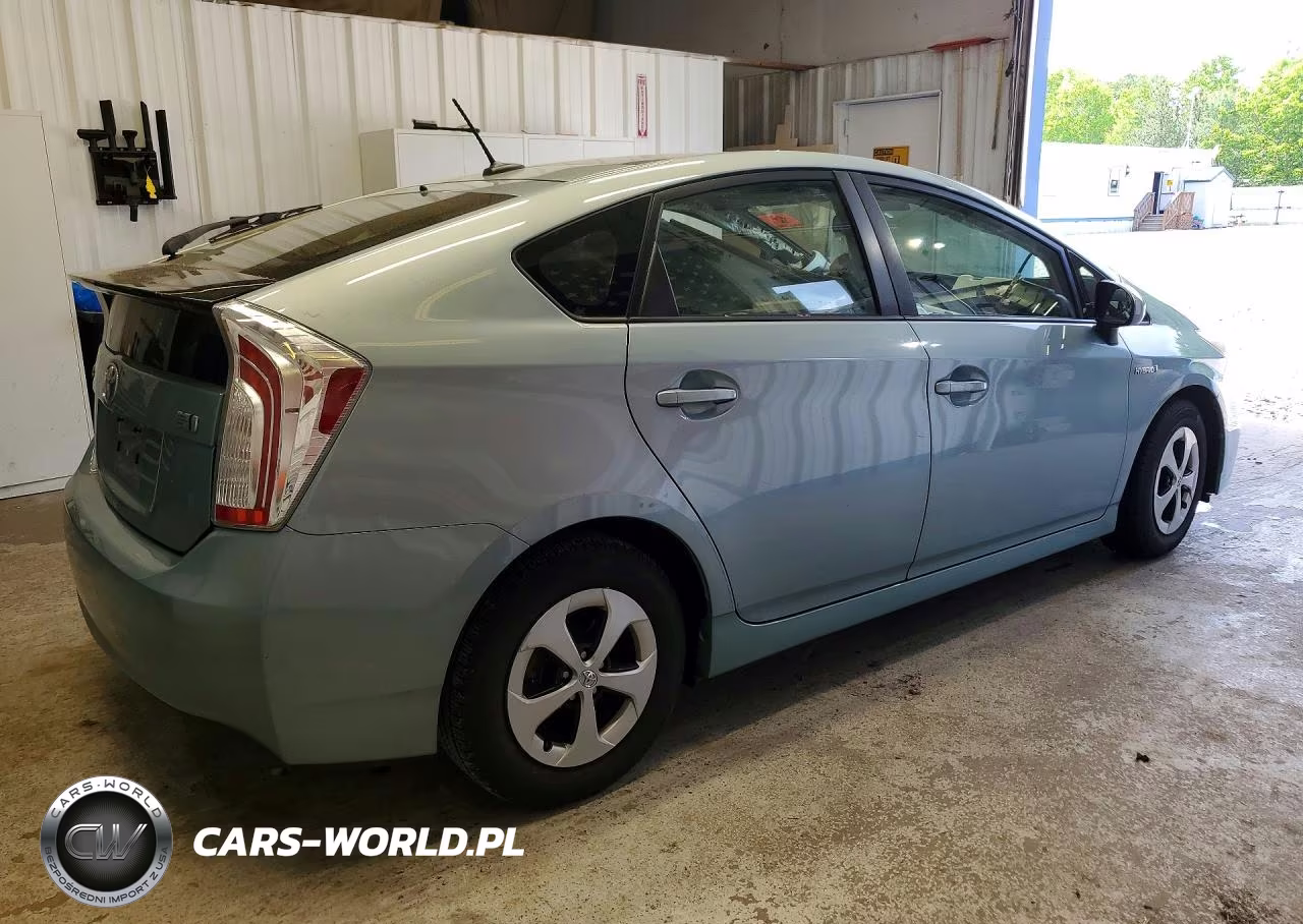 2014 Toyota Prius Four VIN:JTDKN3DU1E1790595 - 3