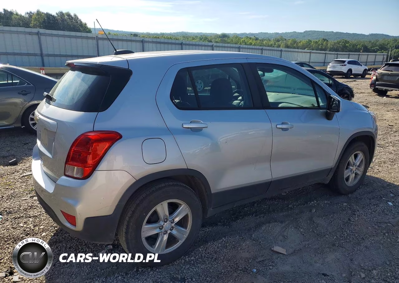 2020 Chevrolet Trax Ls VIN:3GNCJKSB5LL107211 - 3