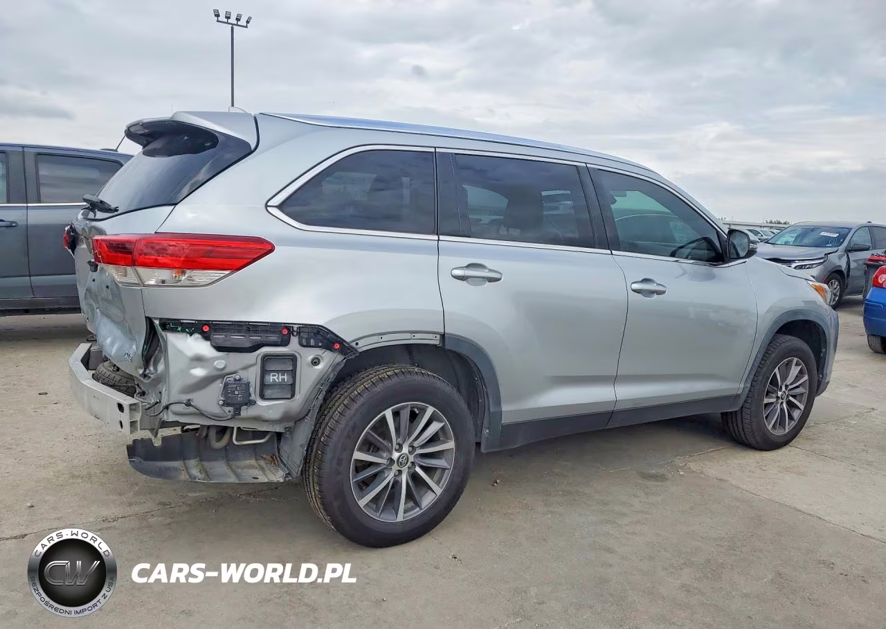 2019 Toyota Highlander Xle VIN:5TDKZRFH2KS333669 - 3