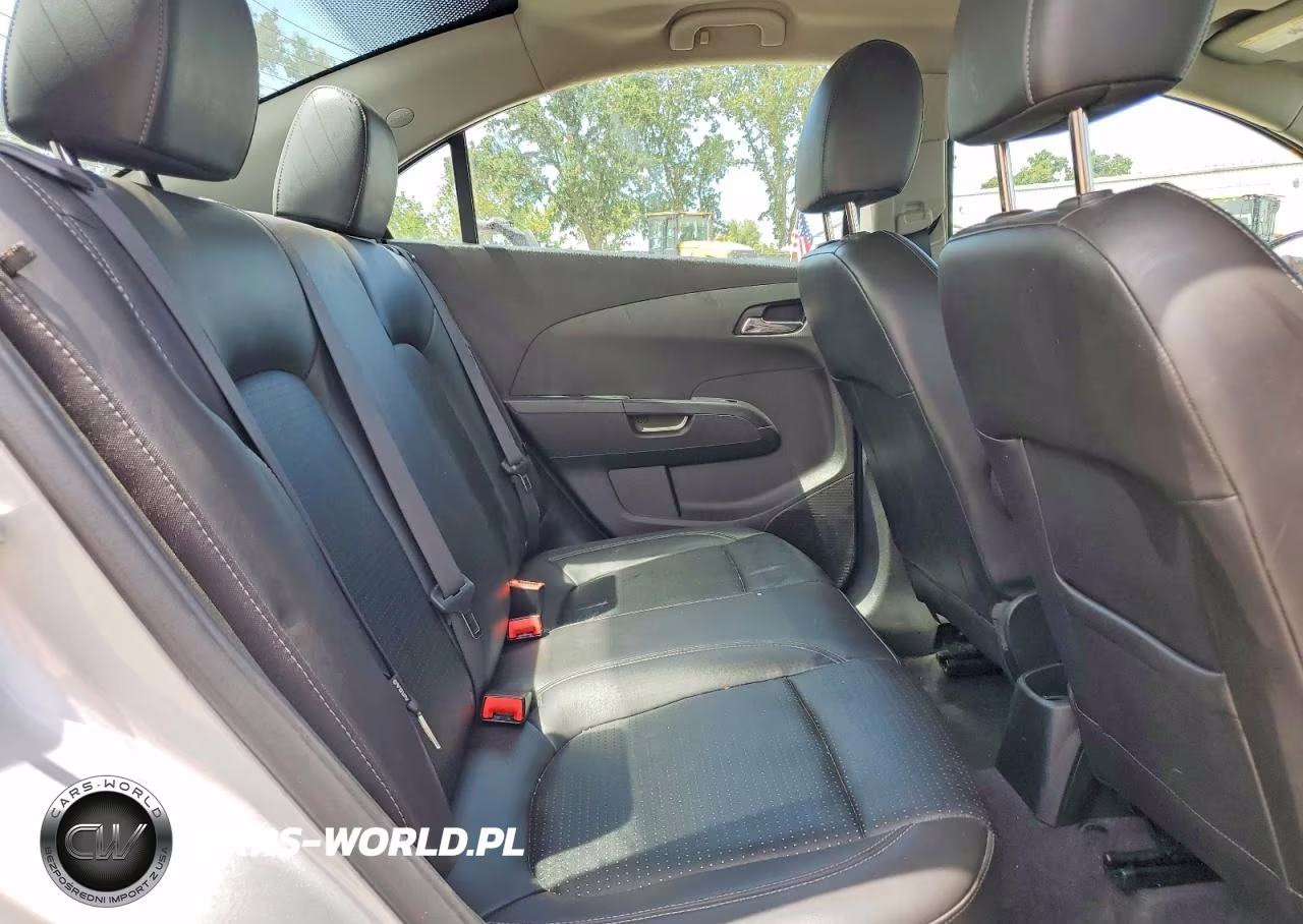 2020 Chevrolet Sonic Premier VIN:1G1JF5SB1L4114299 - 10