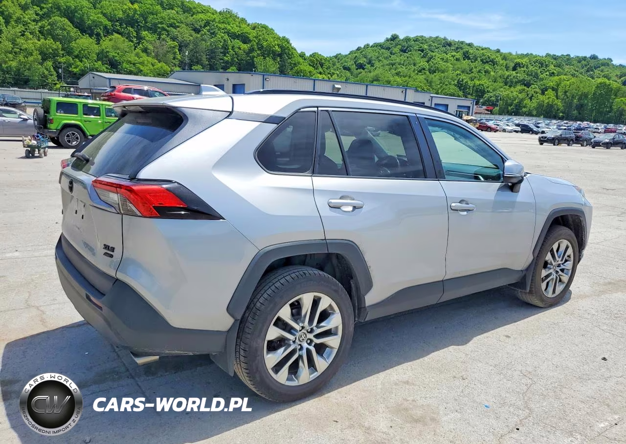2021 Toyota Rav4 Xle Premium VIN:2T3A1RFV1MW206065 - 3