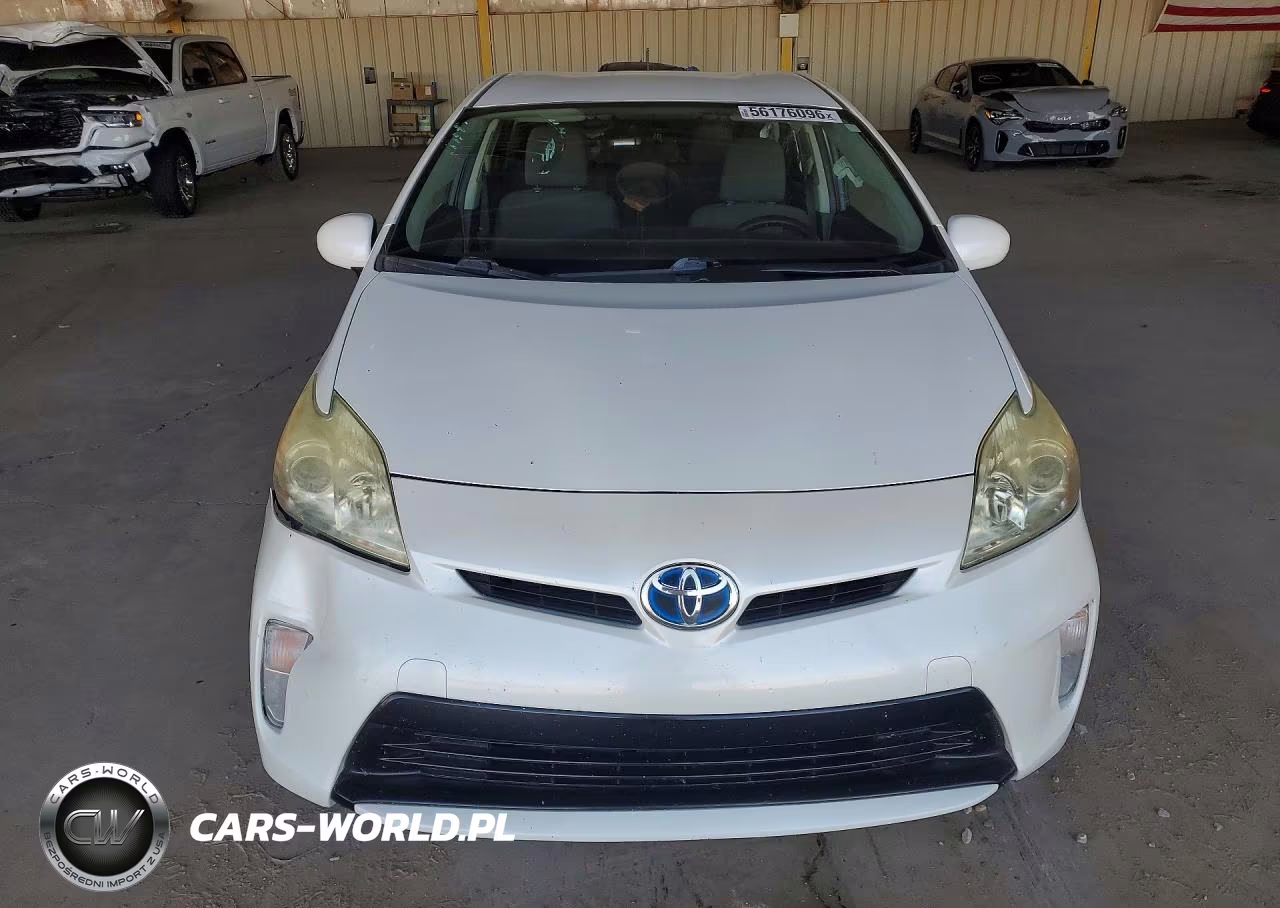 2013 Toyota Prius Two VIN:JTDKN3DU5D5571775 - 5