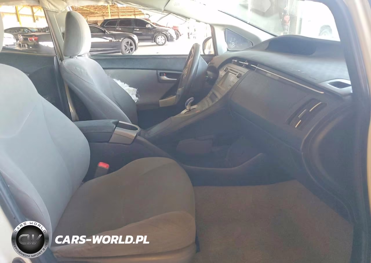 2013 Toyota Prius Two VIN:JTDKN3DU5D5571775 - 7