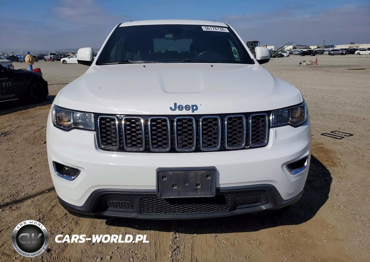 2018 Jeep Grand Cherokee Laredo VIN:1C4RJEAG5JC354240 - 5