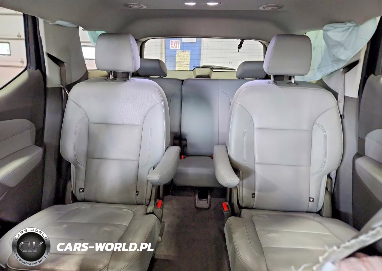 2020 Chevrolet Traverse Premier VIN:1GNEVKKW1LJ145560 - 10