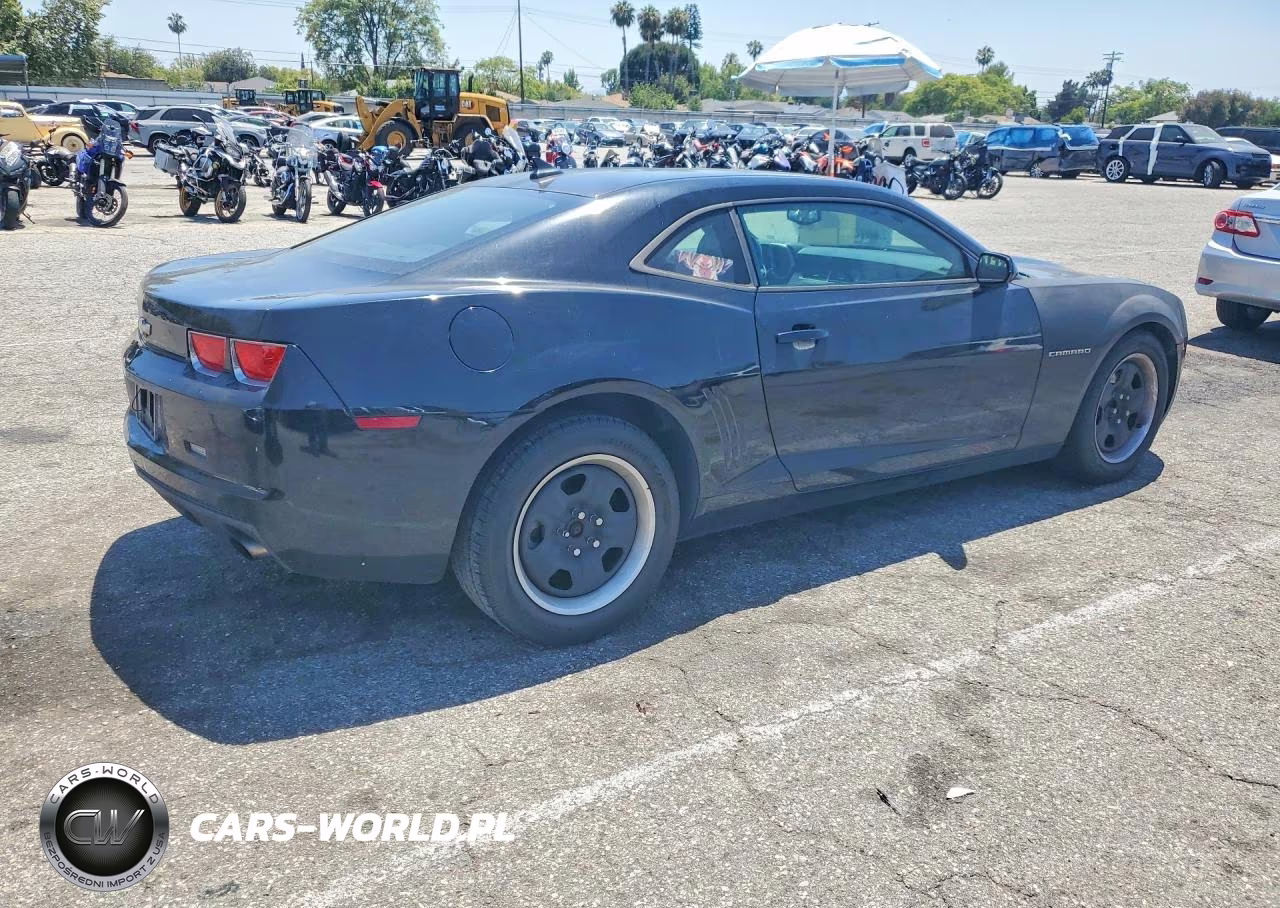 2011 Chevrolet Camaro Ls VIN:2G1FA1ED6B9160104 - 3