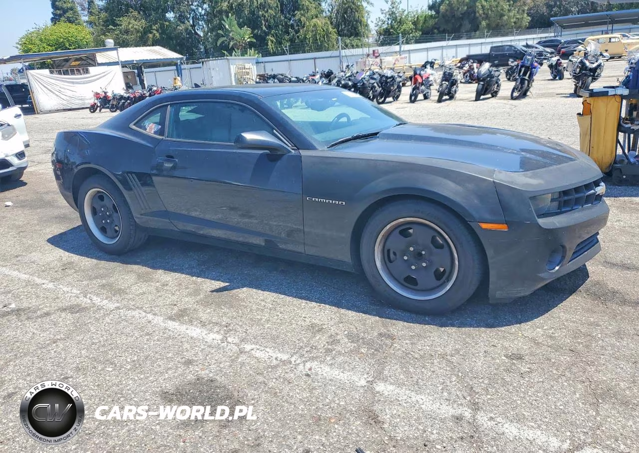 2011 Chevrolet Camaro Ls VIN:2G1FA1ED6B9160104 - 4