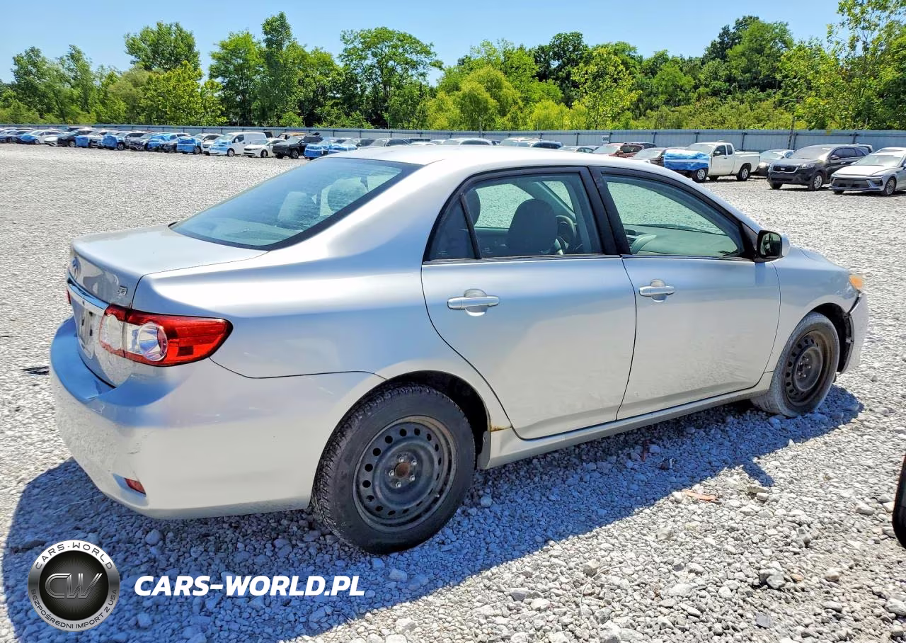 2013 Toyota Corolla Le VIN:5YFBU4EEXDP152632 - 3