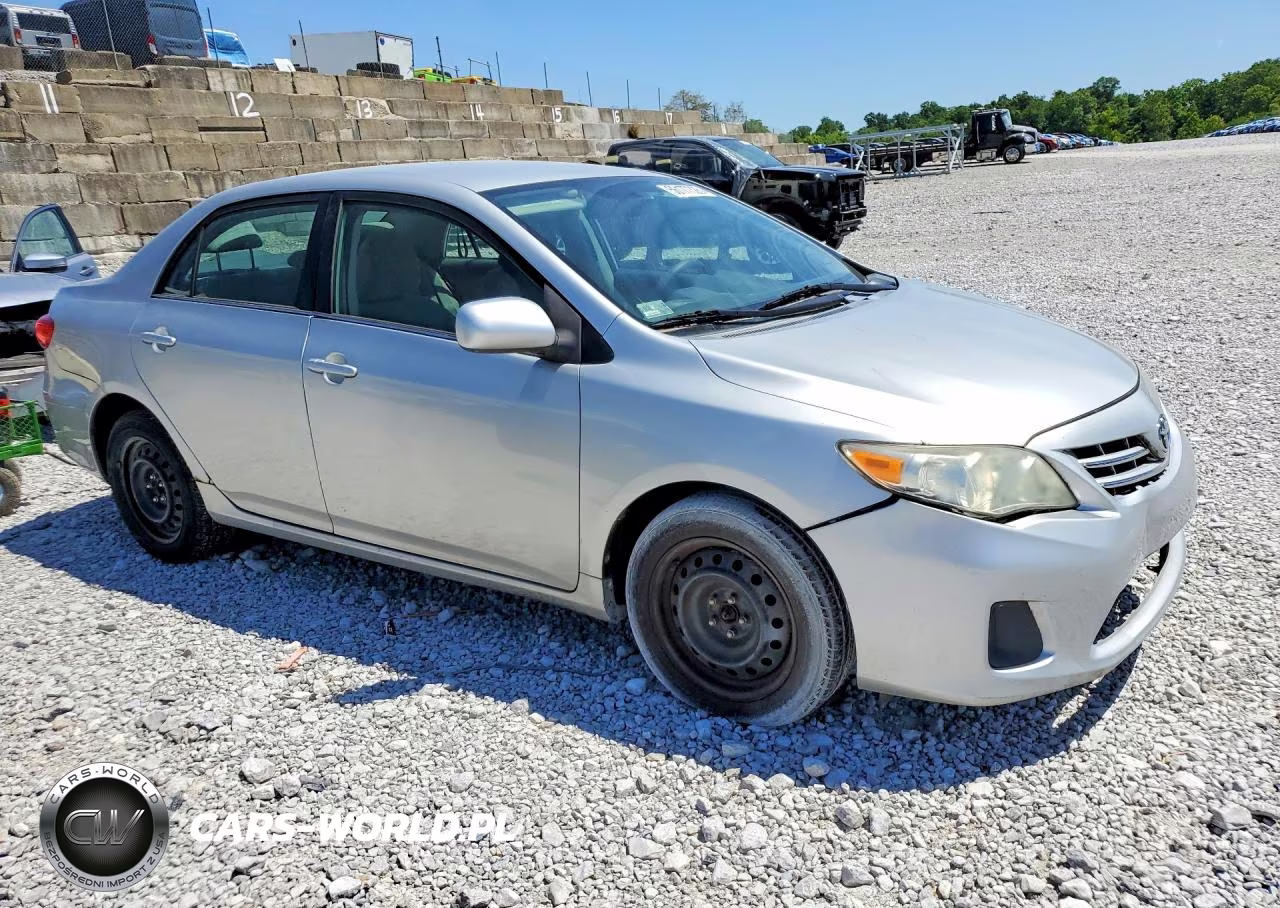 2013 Toyota Corolla Le VIN:5YFBU4EEXDP152632 - 4