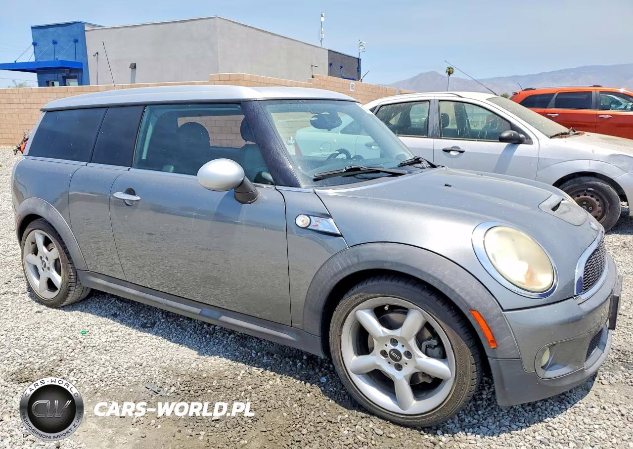 2010 Mini Cooper S Clubman VIN:WMWMM3C54ATP94223 - 4