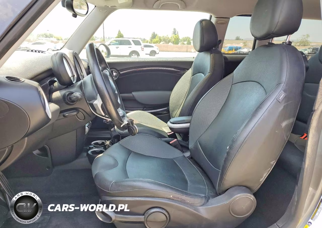 2010 Mini Cooper S Clubman VIN:WMWMM3C54ATP94223 - 7