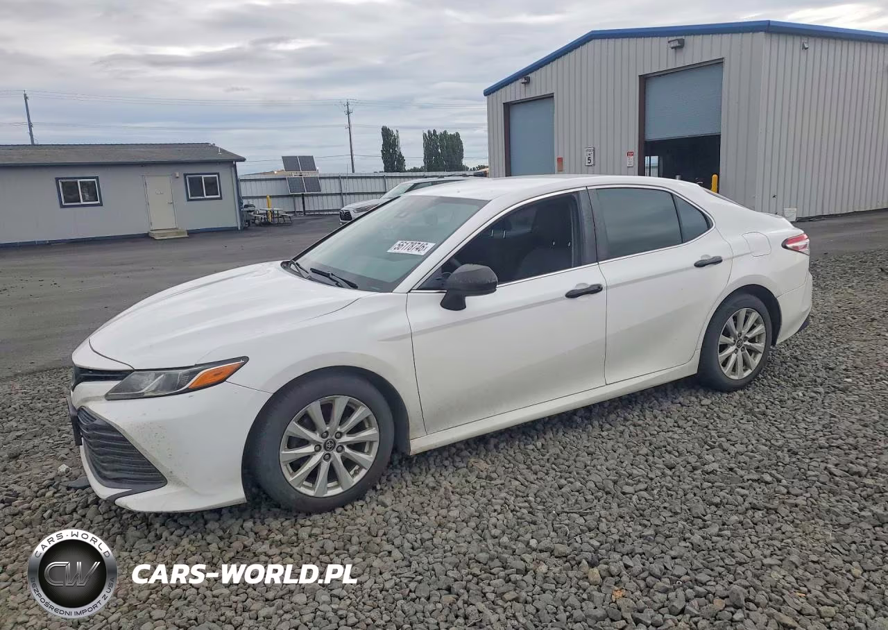 2018 Toyota Camry Le – zdjęcie 1 z 12