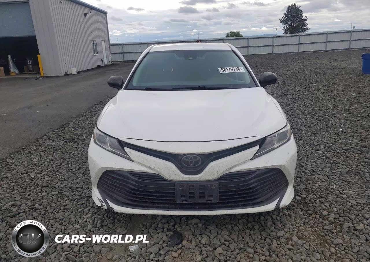 2018 Toyota Camry Le VIN:4T1B11HK9JU600992 - 5
